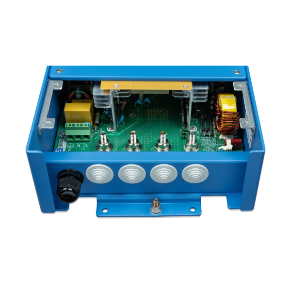 CCH012060000_Centaur-Charger-12-603-120-240V-conn-open.png Centaur Charger 12/60(3) 120-240V